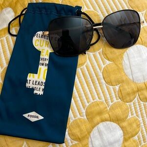 Fossil woman sunglasses